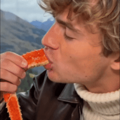 🦀Ocean's Finest — 🦀Alaskan Red King Crab Legs: 🦀Pure Luxury in Every Bite-Family